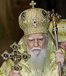 Патриарх Болгарский Максим улаживает конфликты находясь в больнице